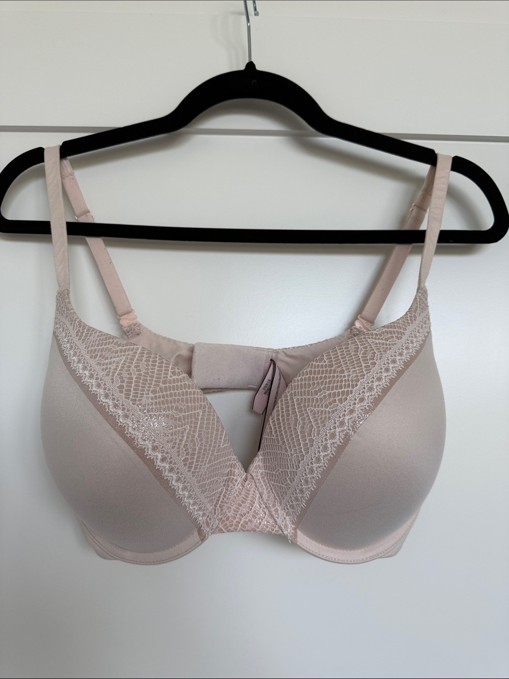 Victoria's Secret Light Pink Lace-Trim Padded Plunge Bra